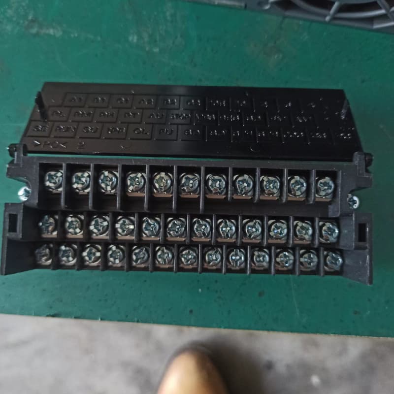三菱A700/F700变频器用的全新主板接线端子两个,全新正--议价商