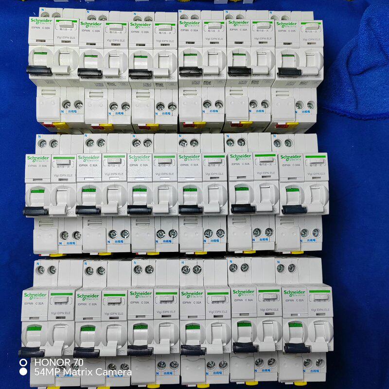 施耐德iDPNN漏电开关32A--议价商品
