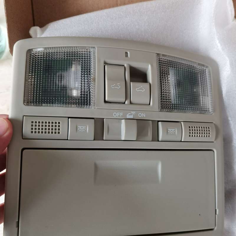 睿翼，睿翼轿跑室内顶灯，天窗开关，阅读灯，眼镜盒。--议价商品