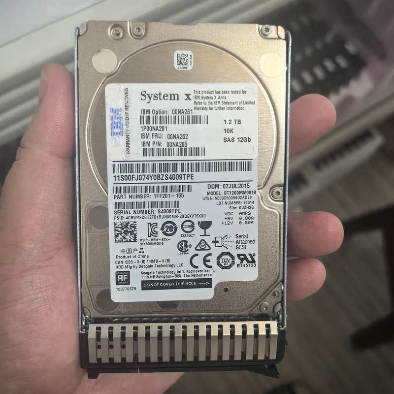 联想/IBM 1.2T SAS 10K 12Gb 00NA2--议价商品