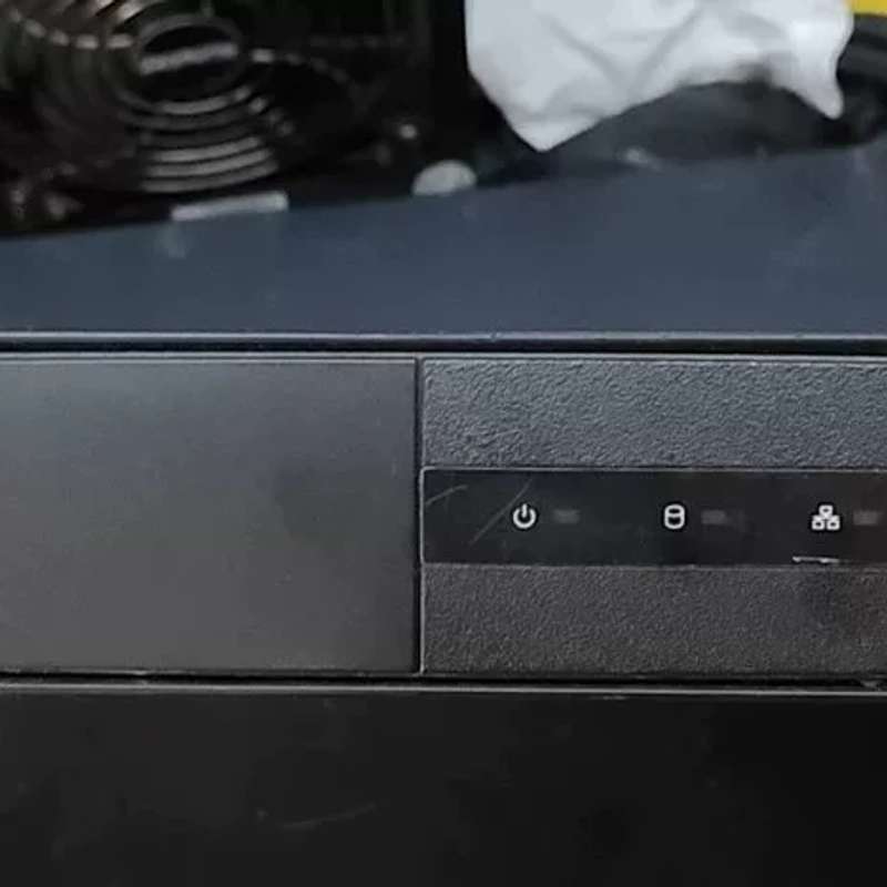 海康威视DS-7804N-SN, 4路 硬盘录像机--议价商品