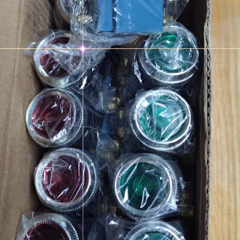 上海森奥按钮开关:SA19-11有20个打包价--议价商品