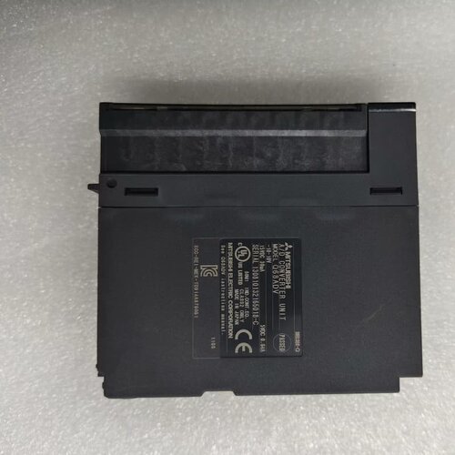 三菱Q68ADV模拟量模块，原装正品拆机件，成色几乎全新，外--议价