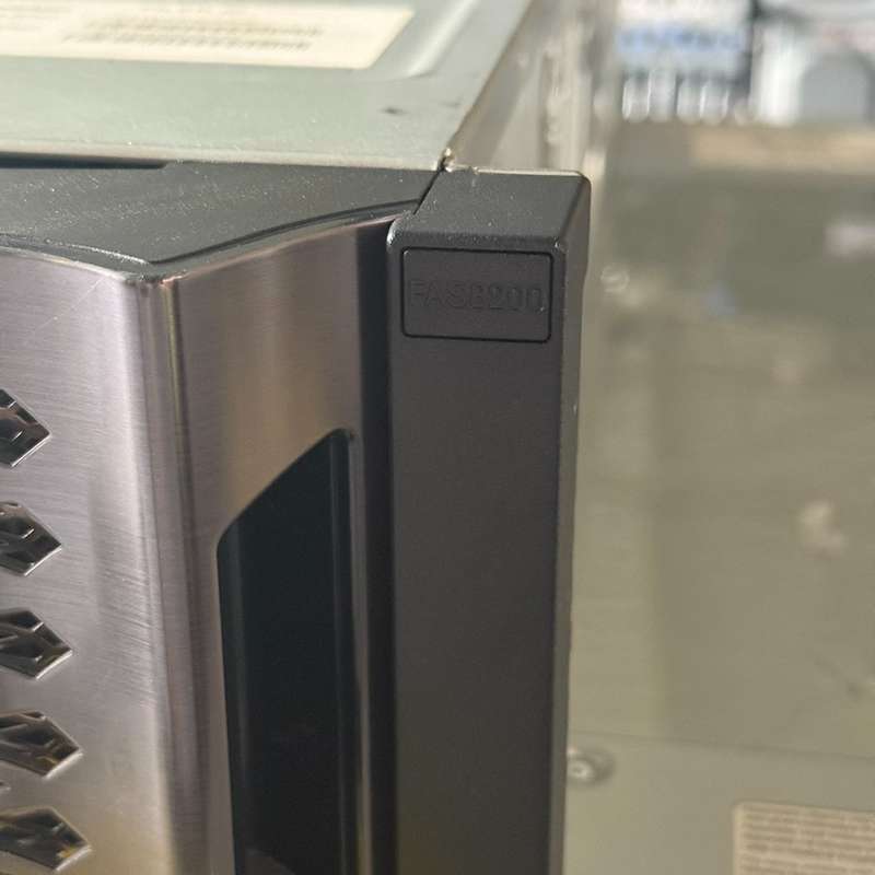 最新下架，NETAPP FAS8200整机双电双控，成色很好--议价商品