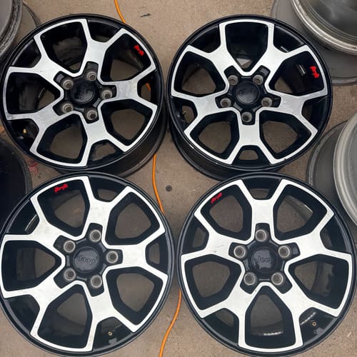 Jeep牧马人原厂17寸轮毂一套，17x7.5J ET44.--议价商品