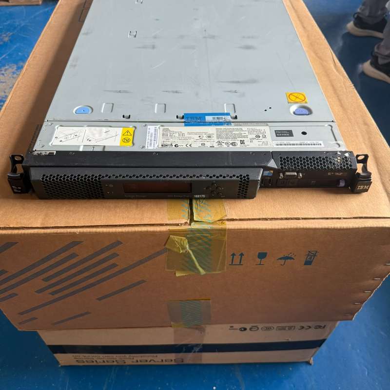 IBM SVC 2145-CG8机头服务器 带光纤卡。无内存--议价商品