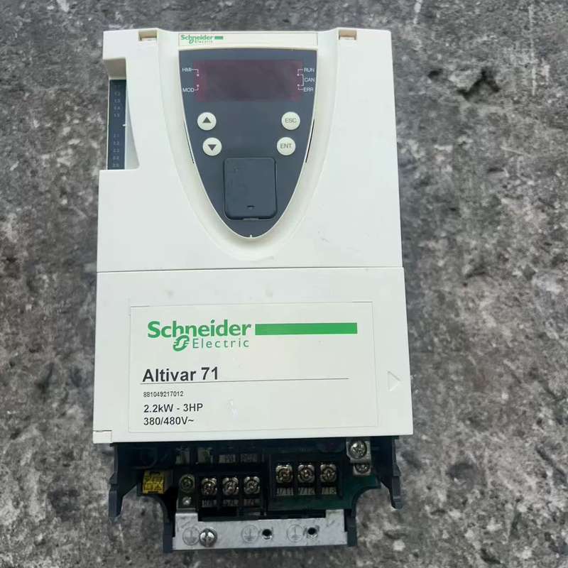 施耐德71变频器2.2kw（ATV71HU22N4Z）二手拆--议价商品