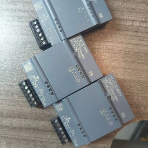 西门子6ES7 221-3BD30-0XB0，DQ 4路，2--议价商品