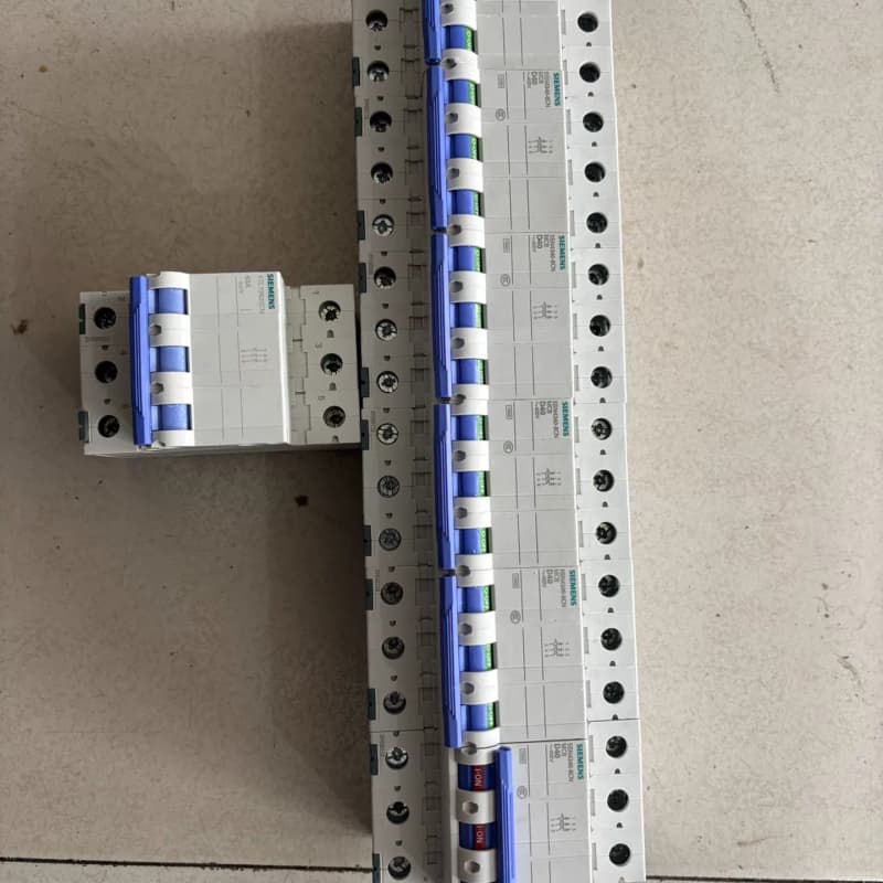 西门子5SN43系列3P小型空气开关断路器，3P32A/40--议价商品