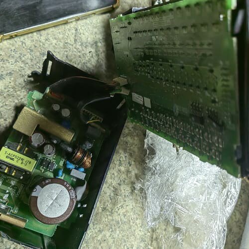 omRon欧姆龙PLC加复机一个，型号：CP1E-E40DR--议价商品