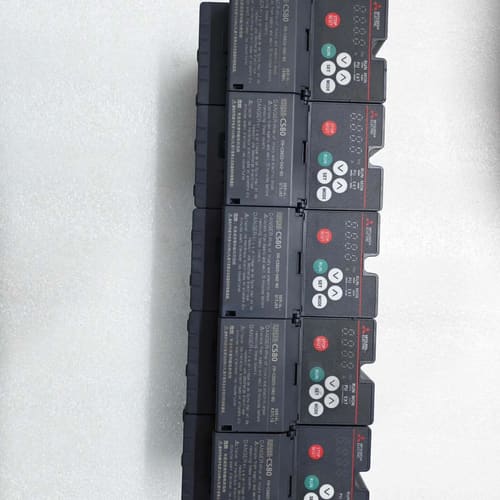 三菱FR-CS82S-042-60变频器,单相220V输入,--议价商品