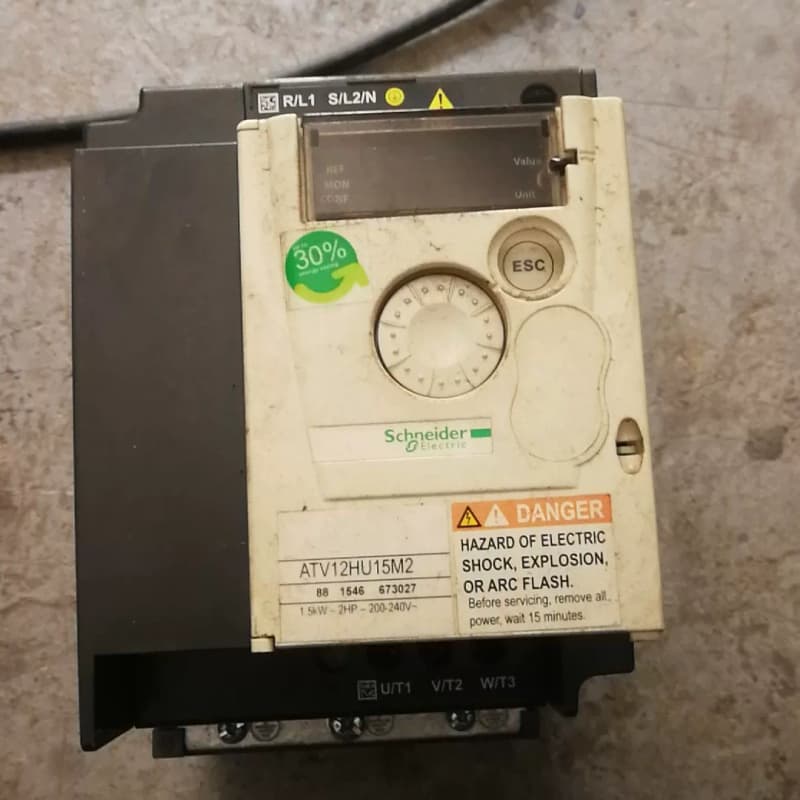 施耐德变频器ATV12HU15M2包好无维修,功能正常--议价商品