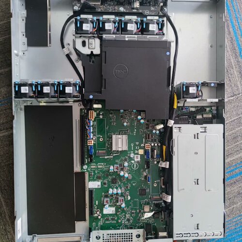 戴尔R3930服务器1u有几十台有电源一个tpyec显示输出--议价商品