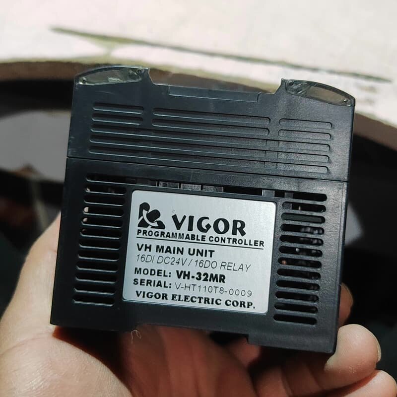 台湾丰炜PLC，VH-32MR，拆机件，成色如图，功能包好，--议价商品
