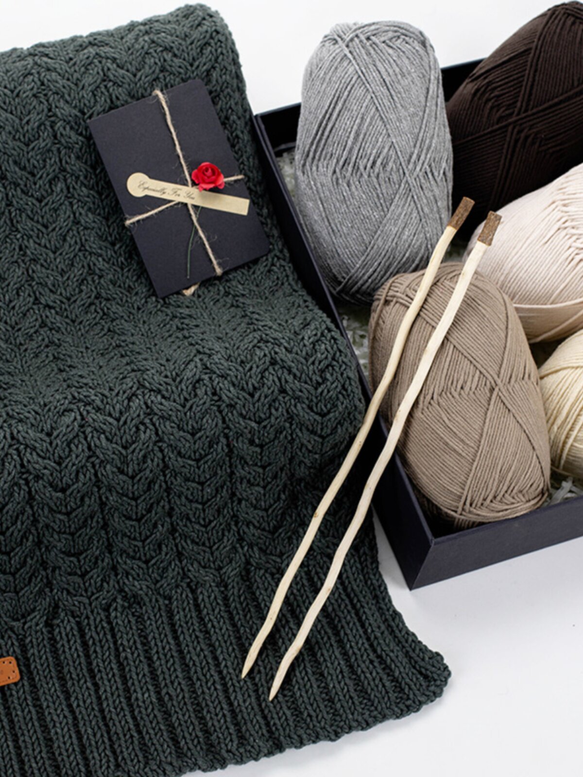 THE COARSE WOOL BALL OF THE FINISHED SCARF IS SENT TO THE BOYFRIEND GIRLFRIEND LOVER COTTON HANDMADE DIY KNITTING MATERIAL PACKAGE