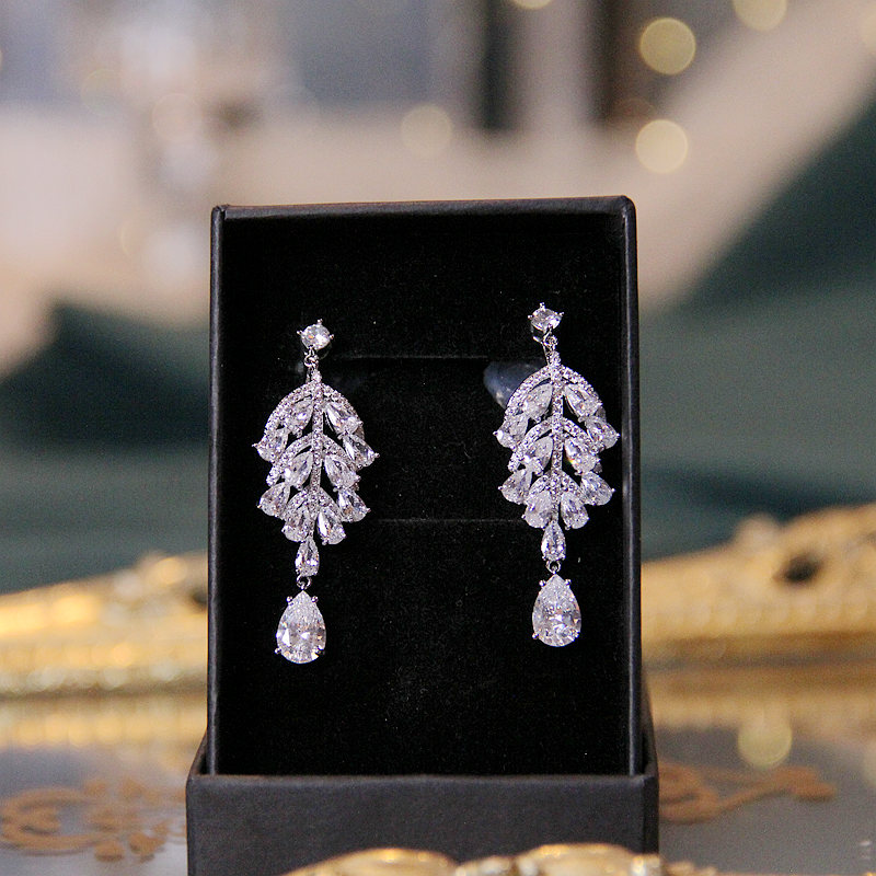 新款闪耀气质耳环坠精致新娘饰品