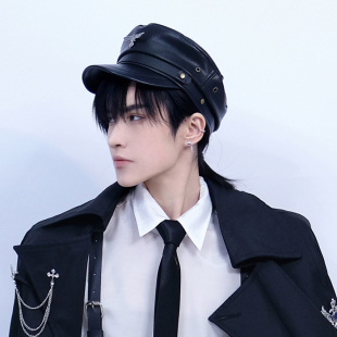 徽章帅气中性BF暗黑风小众厌世帽子平顶皮质复古百搭男女潮