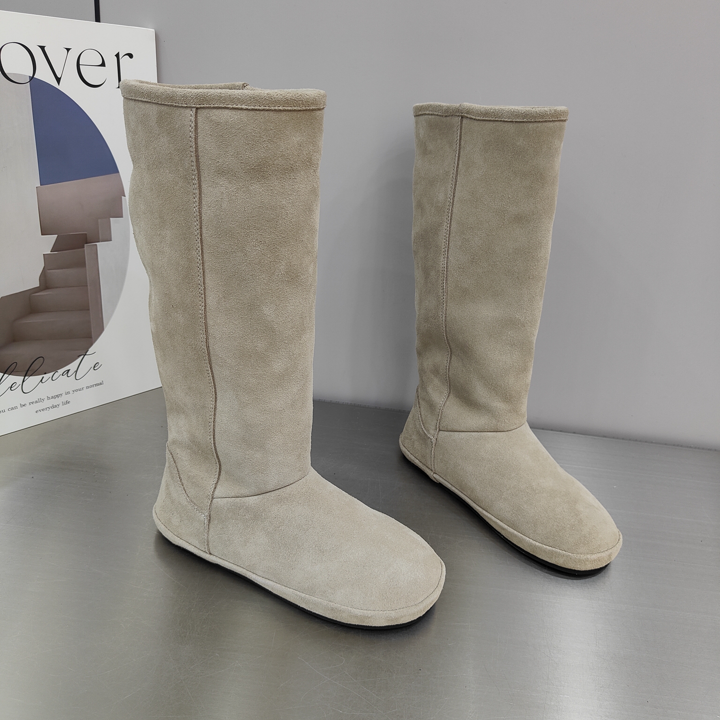 韩版真皮高筒靴女2025冬季新款磨砂皮平跟圆头简约百搭套筒骑士靴