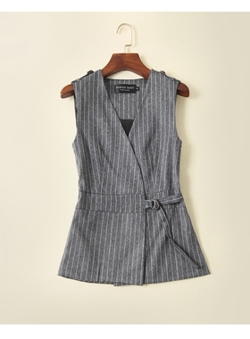 秋季新款金属环系带肩章西装马甲竖纹的格调灰色系女装短款