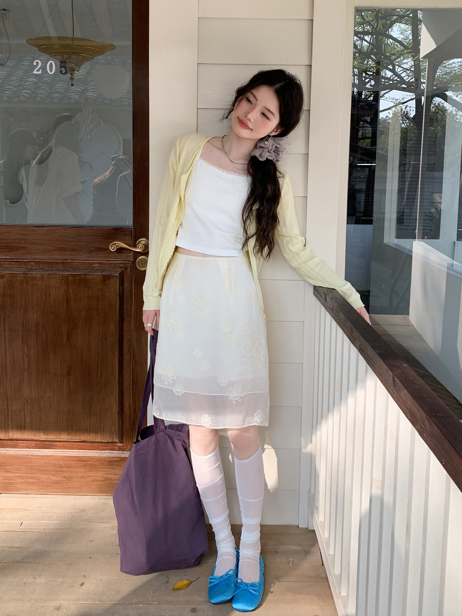 フランスのかなり大きくてかっこいい白いメッシュスカートの女性用夏用ハイウエスト Aラインチュールスカートショートスカートミディスカートを探しています