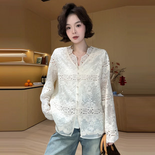 法式温柔风白色蕾丝上衣女V领刺绣长袖百搭气质衬衫