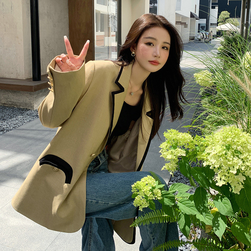 高级气质感女神范卡其色短款西装外套女春秋超火好看宽松夹克上衣，女装西装，浙宝229