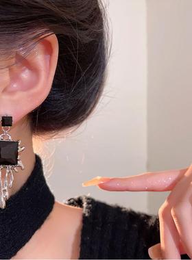 黑色方钻熔岩流苏耳环女甜酷风长款夸张耳钉时髦气质个性耳饰银针