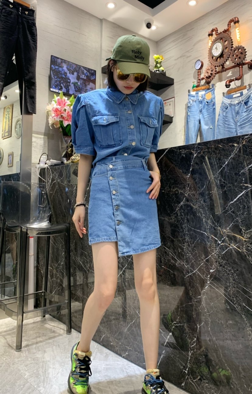 IMPORTED FROM SOUTH KOREA SUMMER NEW DENIM SET PUFF SLEEVE PADDED SHOULDER TOP ROW OF BUTTONED IRREGULAR SKIRTS