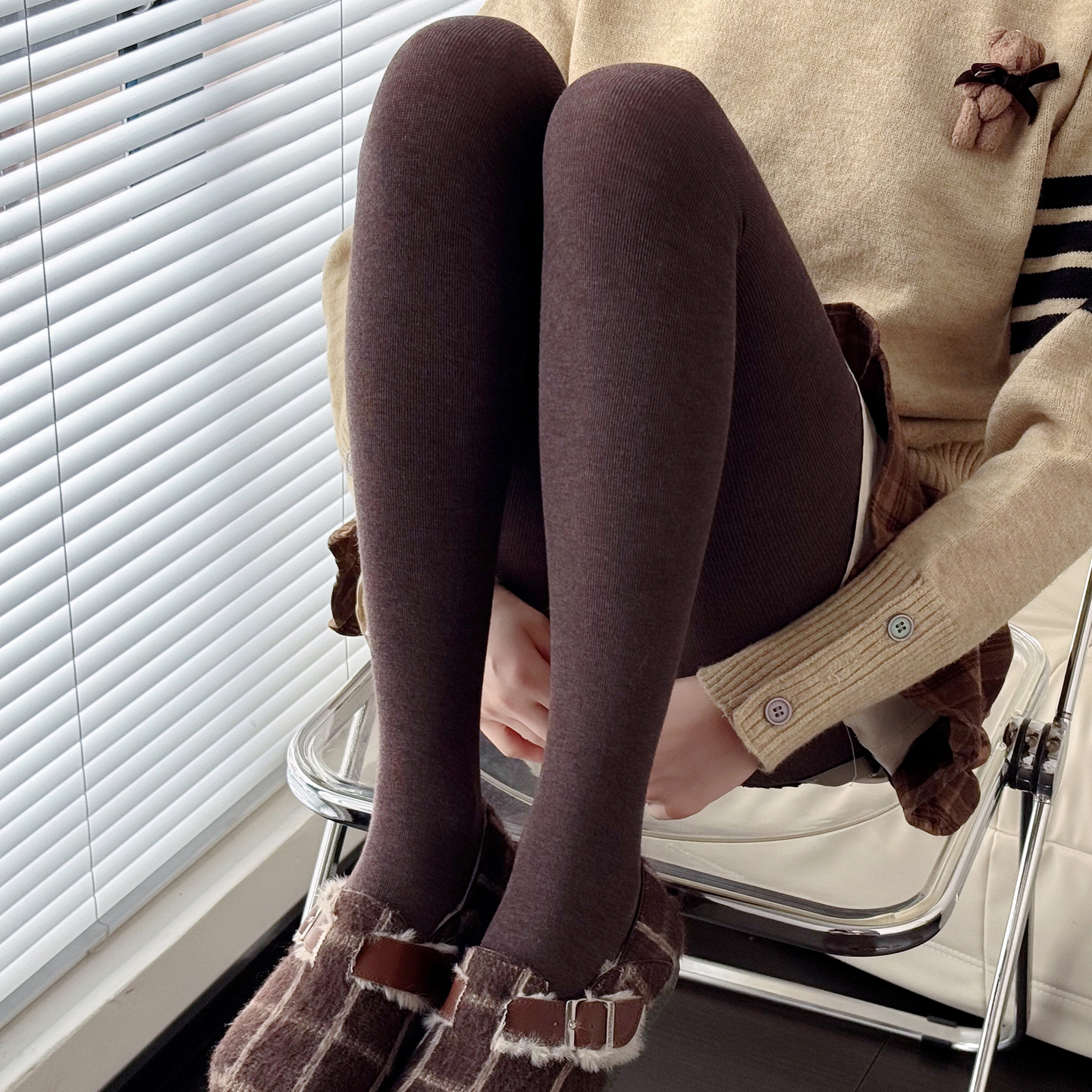 琥珀流光咖色连裤袜漫画腿千金袜