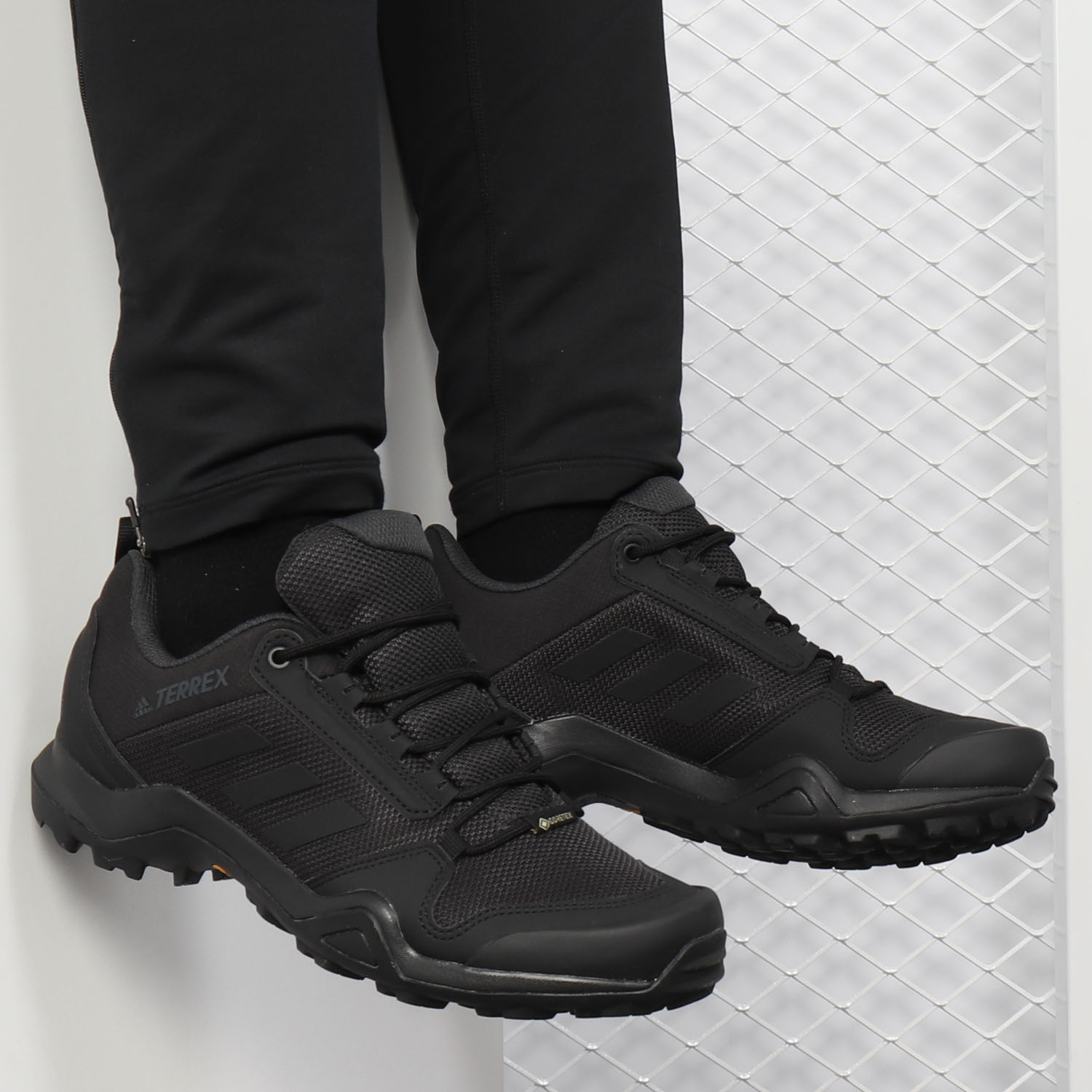 Adidas/阿迪达斯正品男鞋新款户外登山防滑耐磨旅行运动鞋BC0516