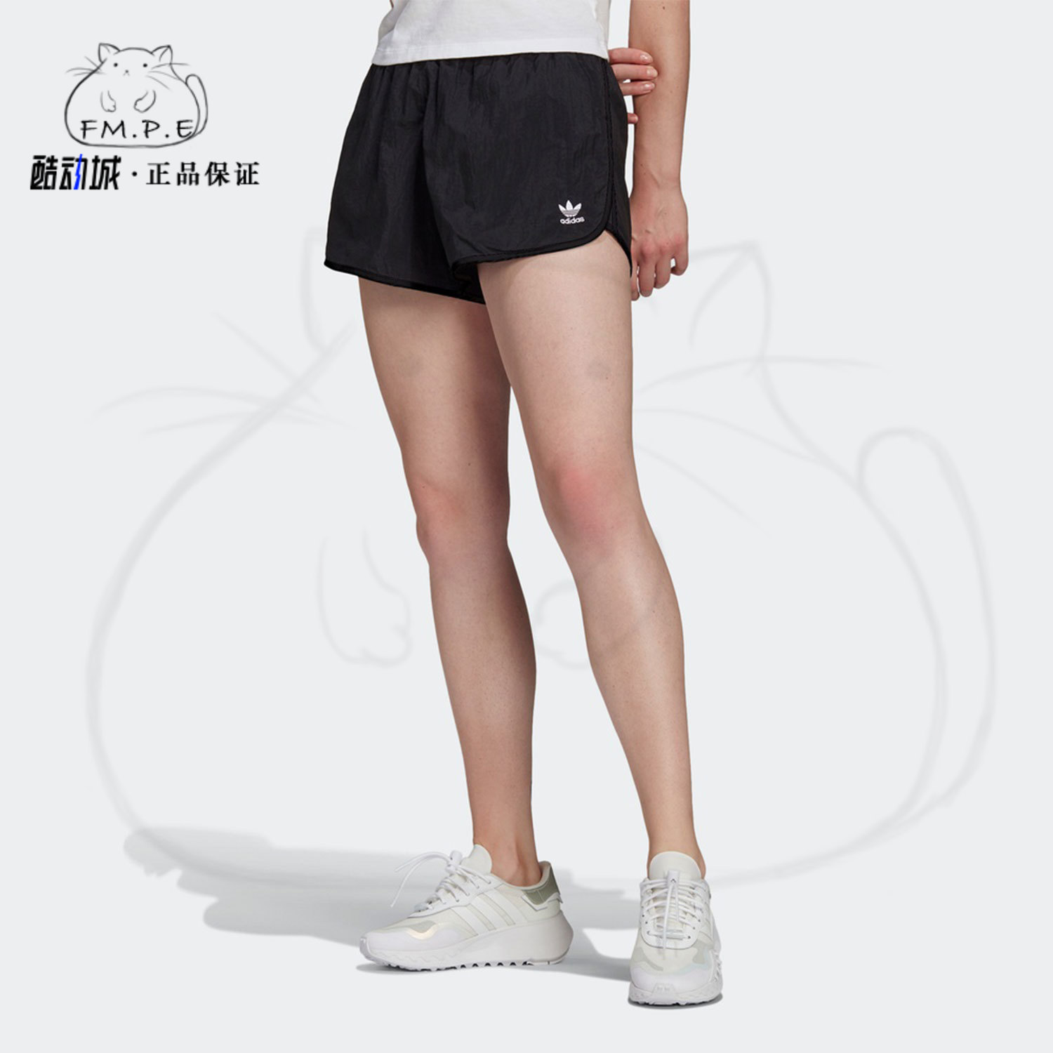 阿迪达斯三叶草女子跑步短裤