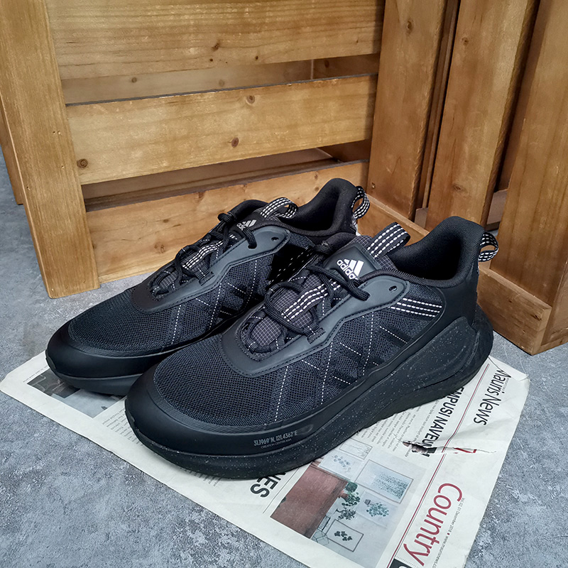 阿迪达斯男女低帮运动跑步鞋