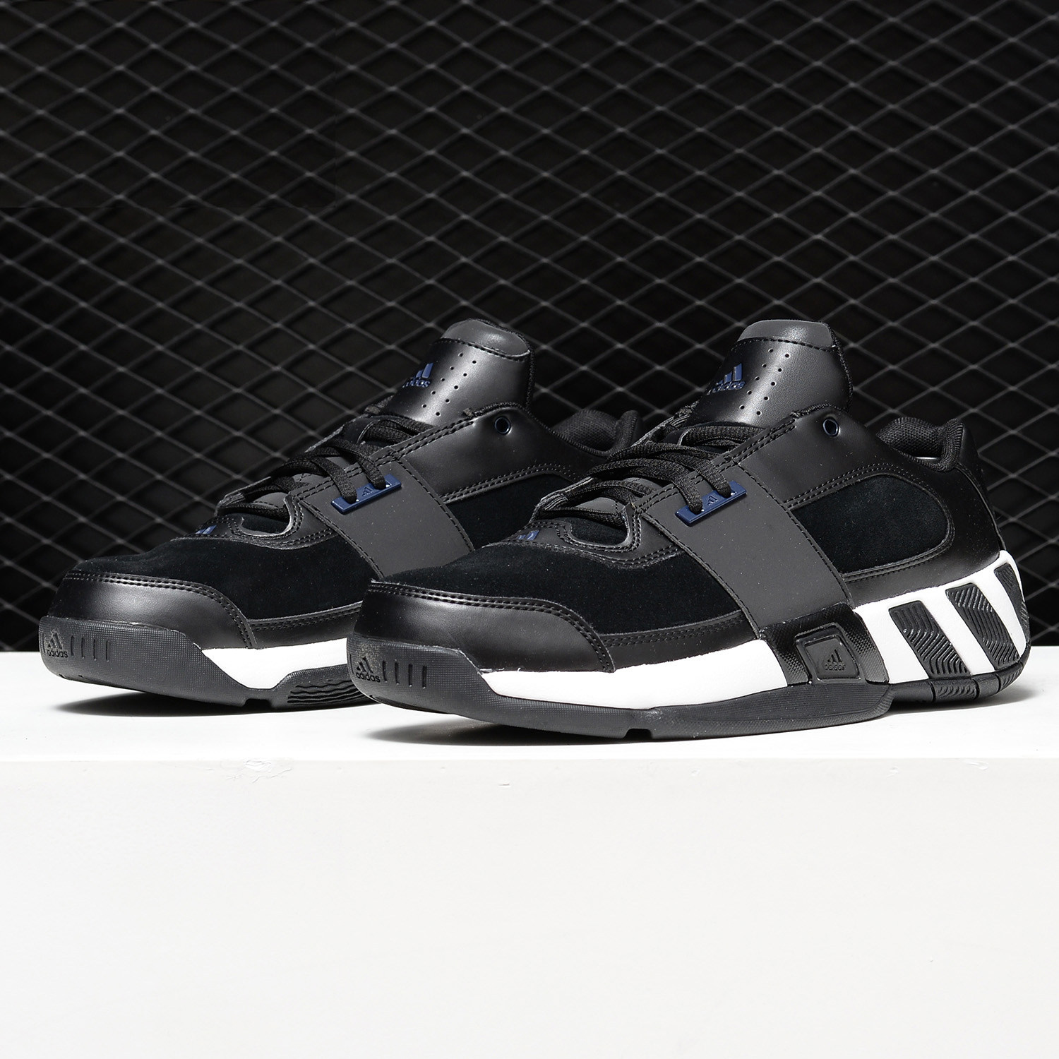 Adidas/阿迪达斯正品 男子Regulate篮球团队基础篮球鞋 DB3242