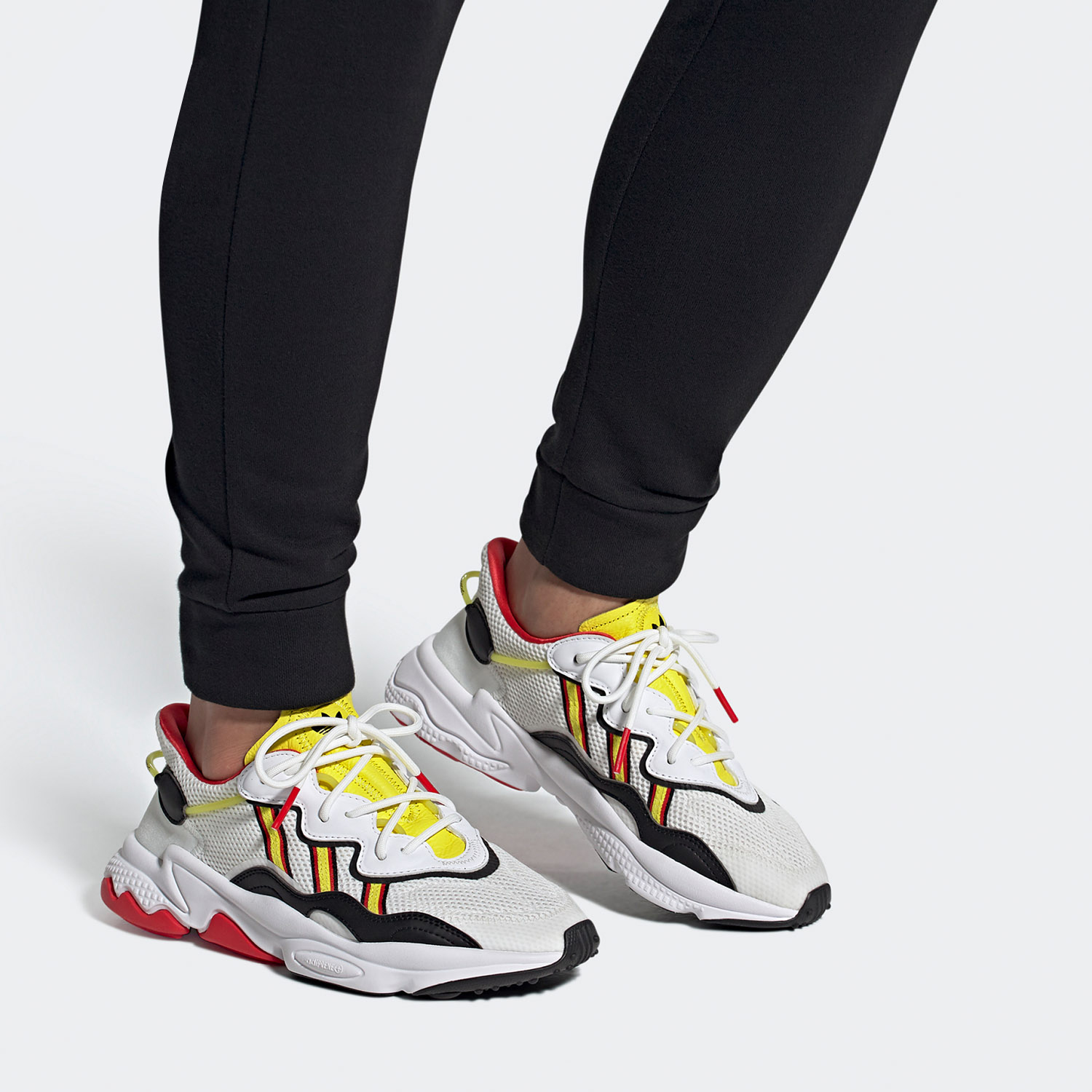 Adidas/阿迪达斯正品OZWEEGO 同款复古运动跑步鞋FX0240