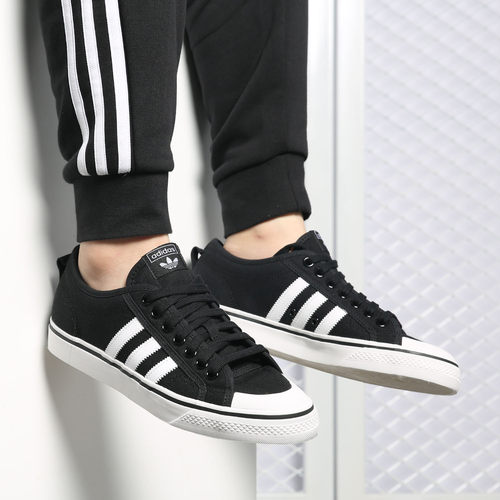 阿迪达斯三叶草系列aq1066休闲鞋