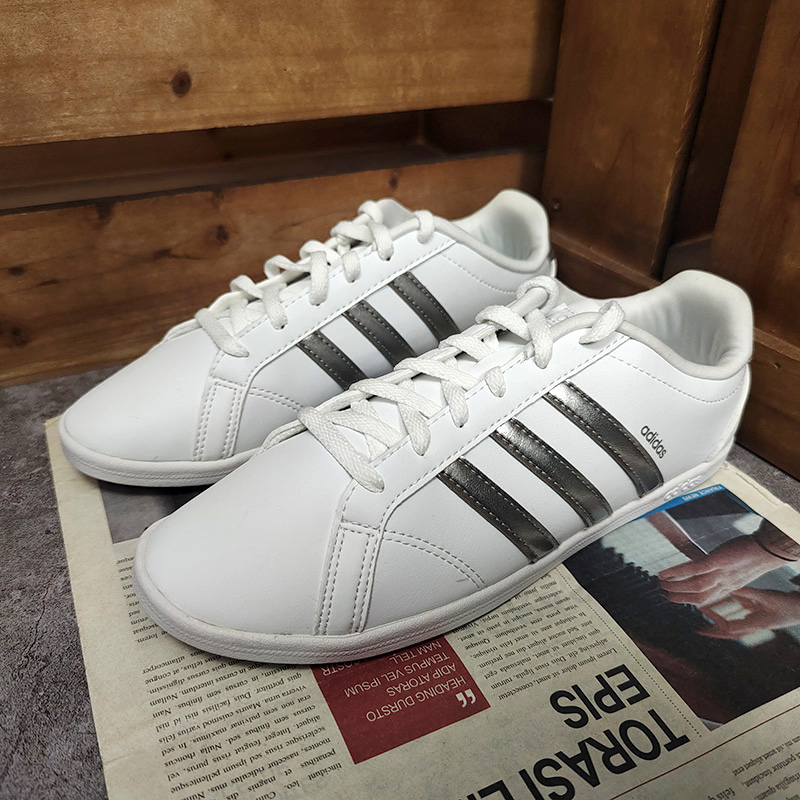 阿迪达斯正品女子低帮休闲板鞋