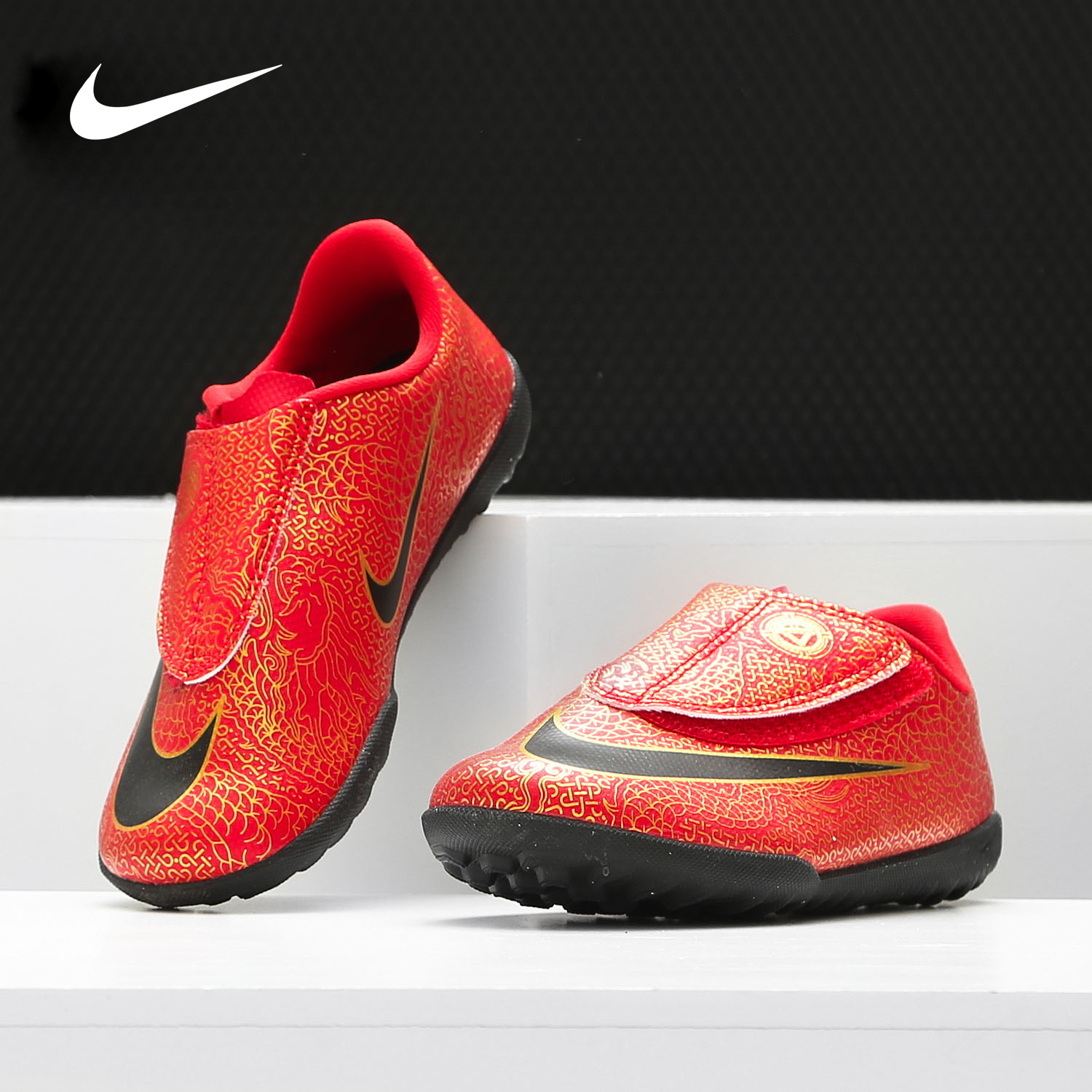 Nike/耐克正品 儿童款CR7碎钉 人造草训练足球鞋AJ3108-601