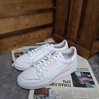 阿迪达斯正品男女休闲鞋