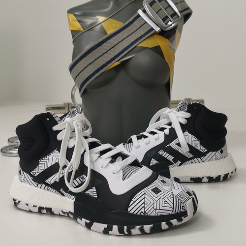 Adidas阿迪达斯休闲bb9300篮球鞋