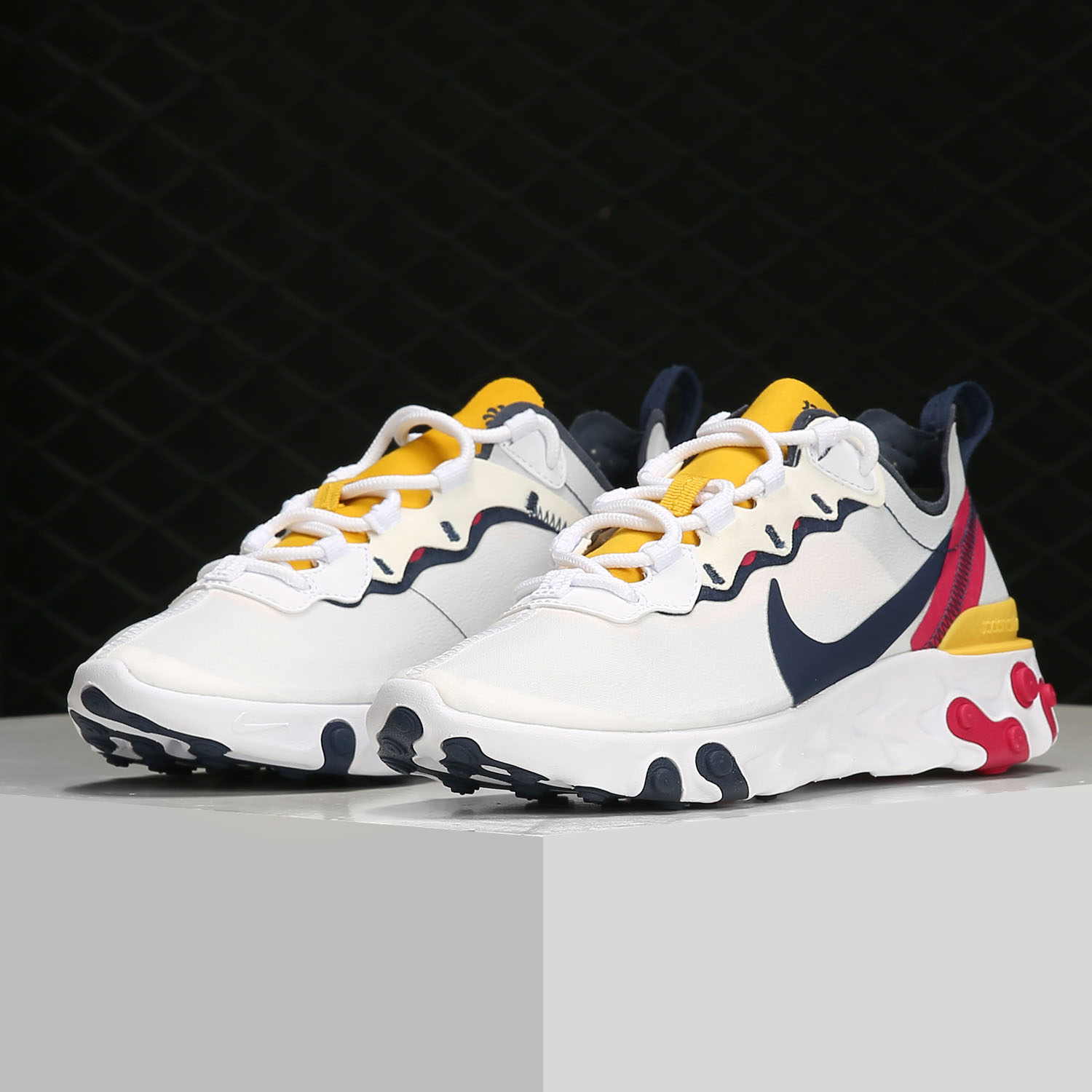 耐克高桥盾简版女休闲运动跑步鞋