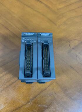 拆机基恩士模块KV-SC20V成色很新 功能完好