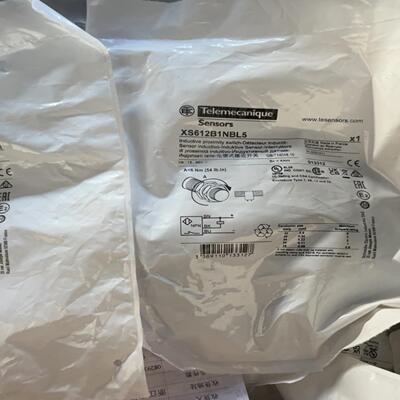 XS612B1NBL5电感式接近传感器