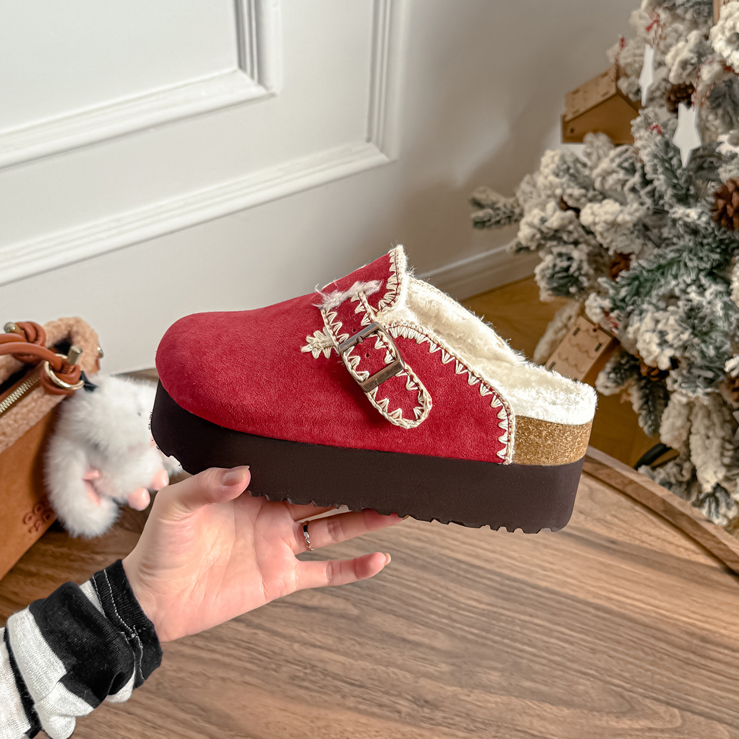 红色棉鞋冬季加毛勃肯鞋厚底一脚蹬懒人鞋外穿包头半拖加绒勃肯鞋