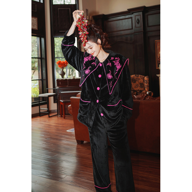 轻奢空谷幽兰绣花睡衣套装女秋冬大翻领法兰绒可外穿家居服