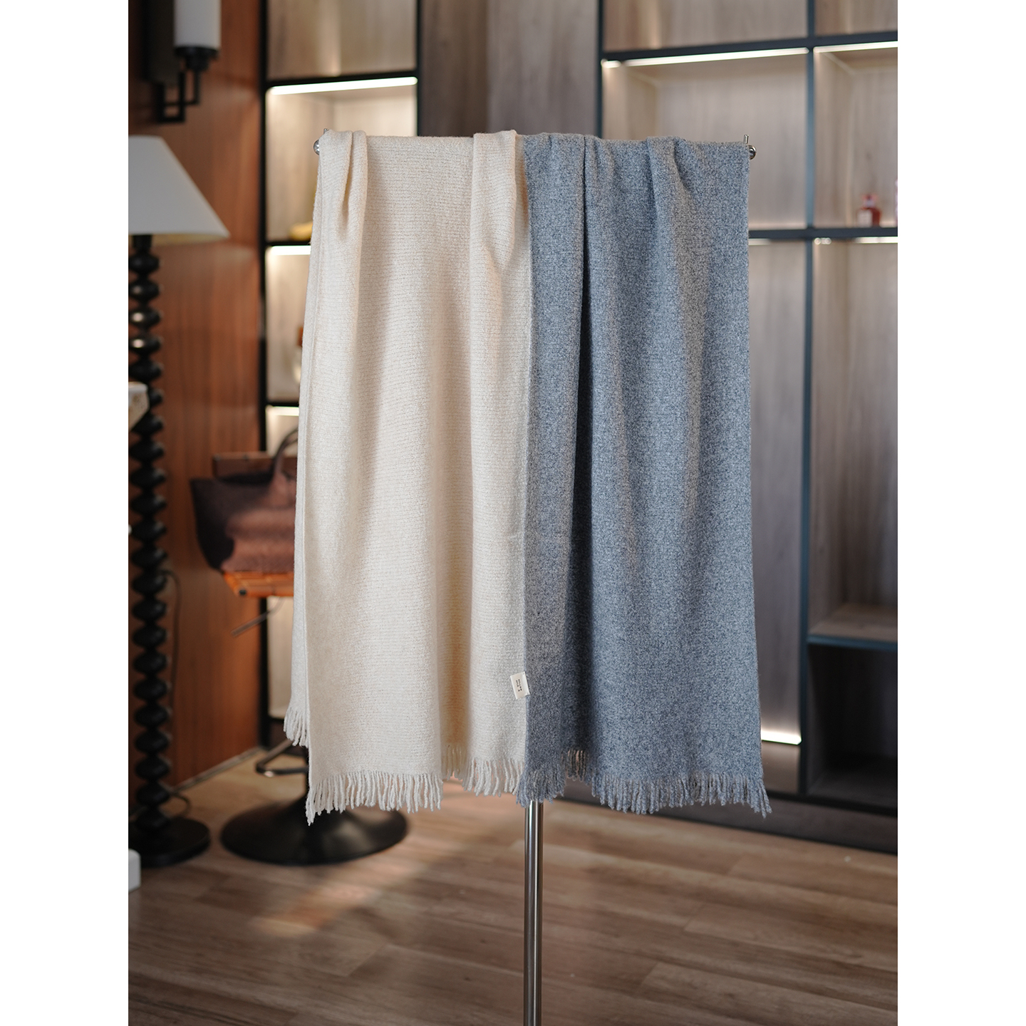 小狗与小孩意大利羊绒须边围巾