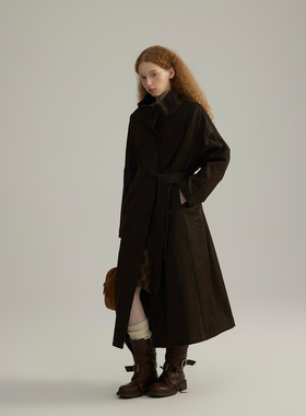 三十三 重工皮质感立领风衣女2025冬季新款大衣外套