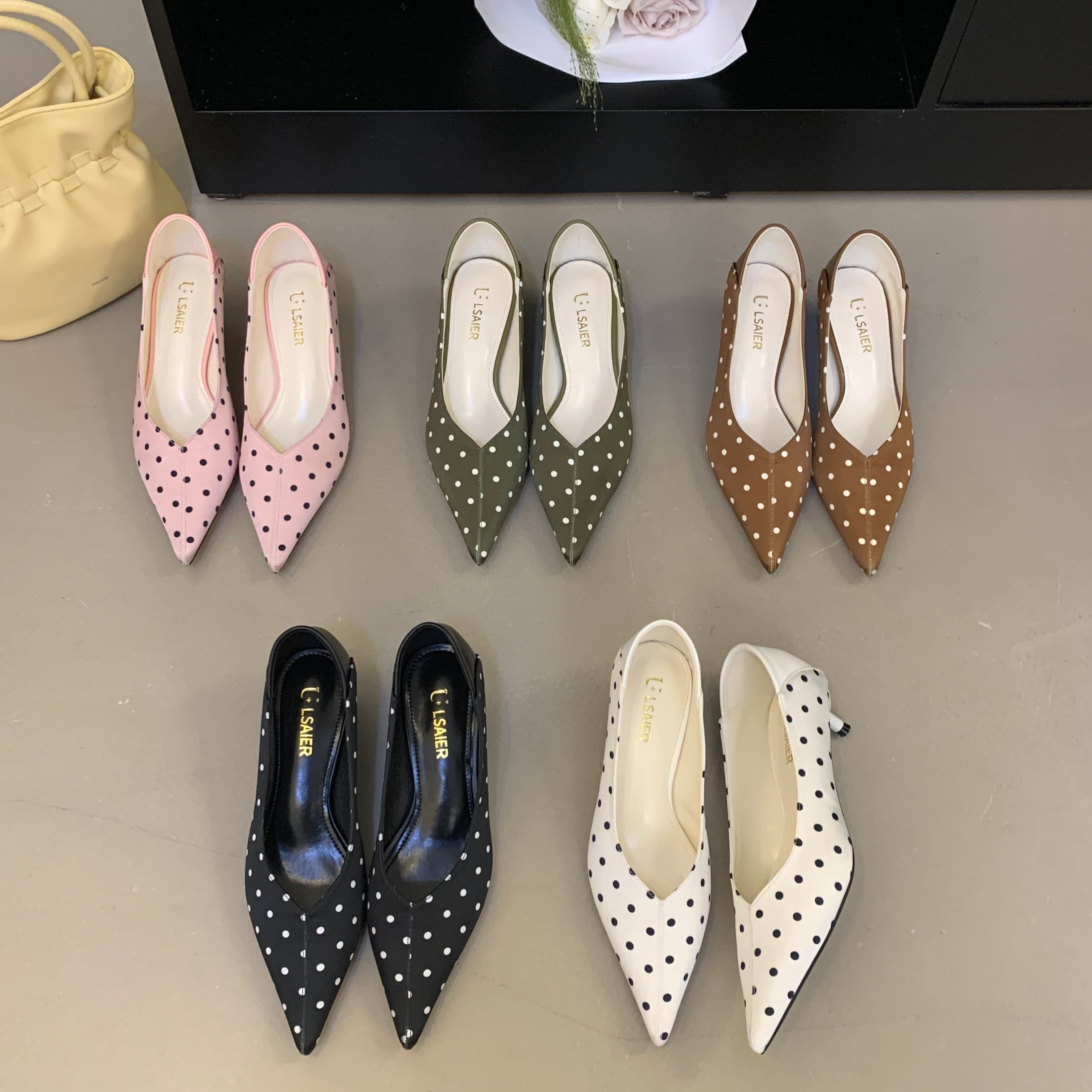 DouDou家尖头波点浅口单鞋女低跟百搭通勤鞋舒适不累脚瓢鞋子