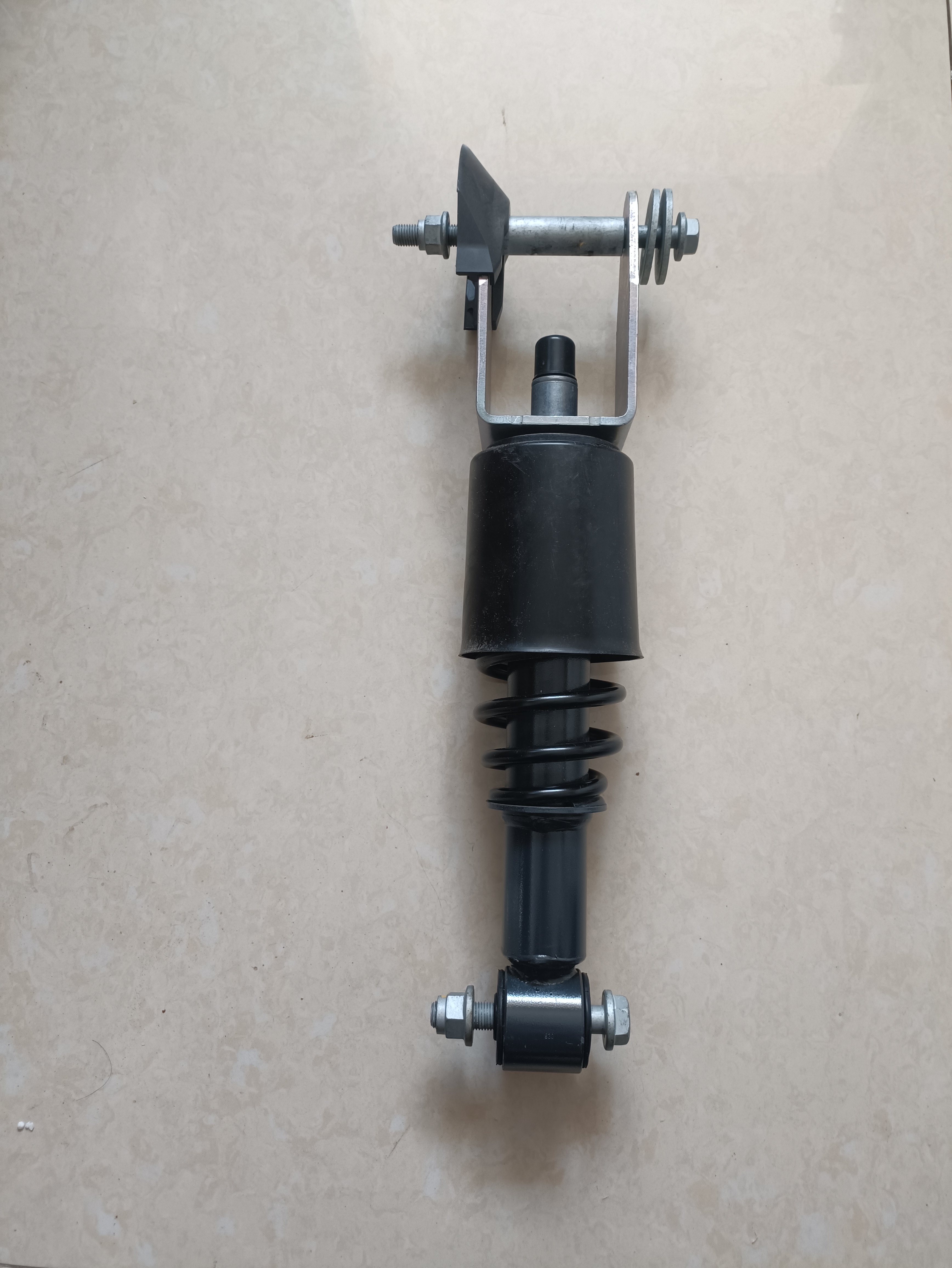 新款 奔驰 卡车 驾驶室 减震器 A961 310 0255