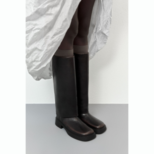 Miista 25秋冬 Leala Brushe 棕色靴 西班牙