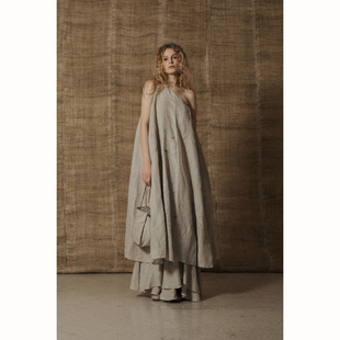 Mutedance 亚麻层次连衣裙